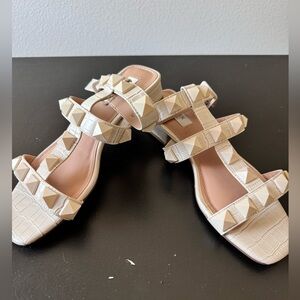 Steven New York beige sandals in size 8 new with tag